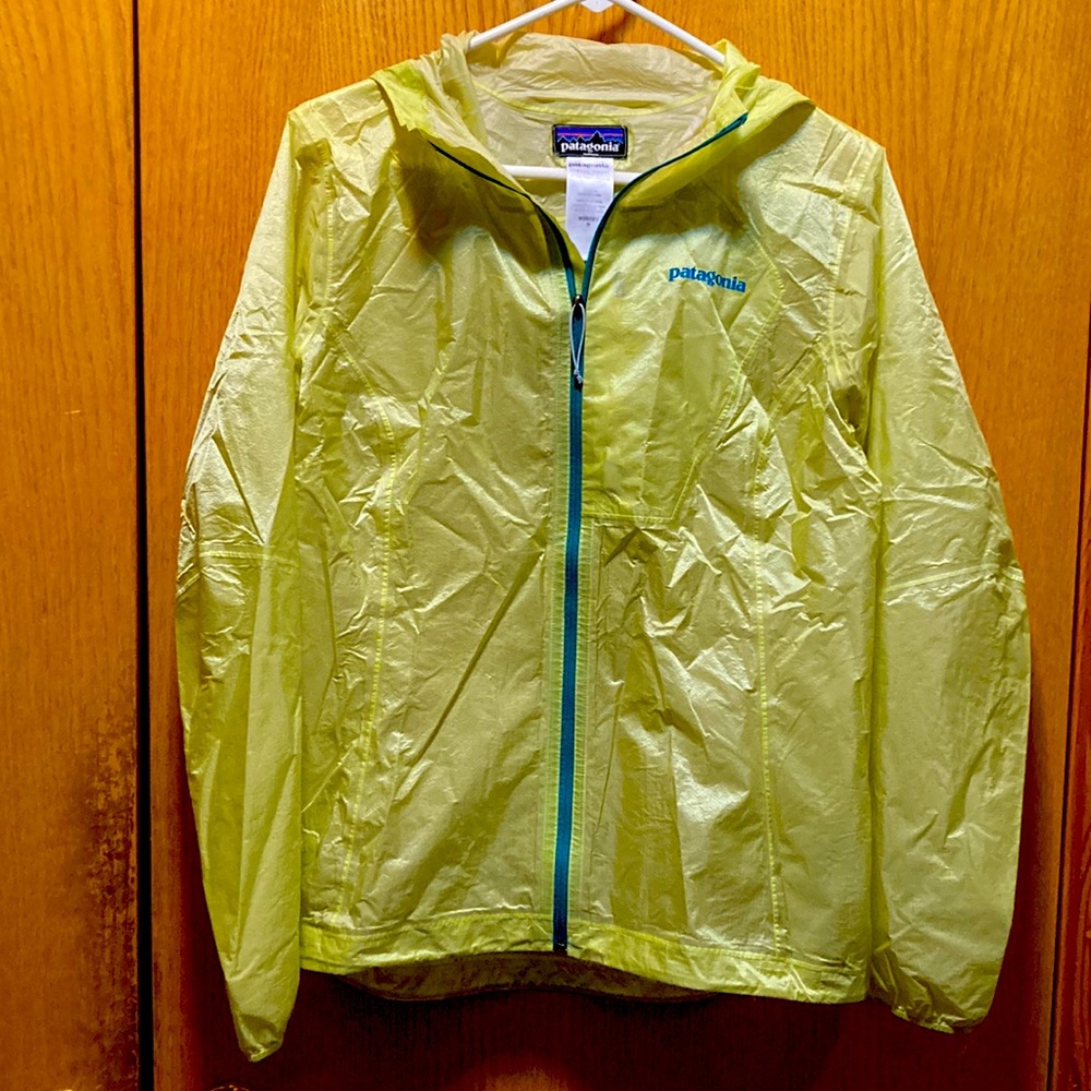 Patagonia woman’s M Alpine Houdini- see photo detail for liner tearing